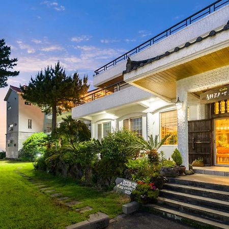 Harry And Sodam Pension Jeju Exterior photo