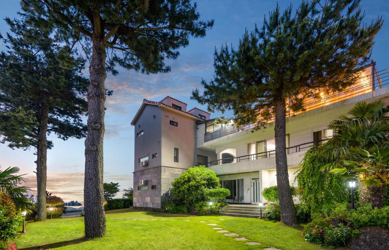 Harry And Sodam Pension Jeju Exterior photo
