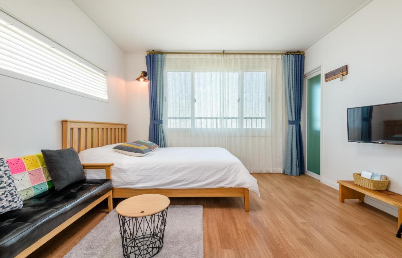 Harry And Sodam Pension Jeju Exterior photo