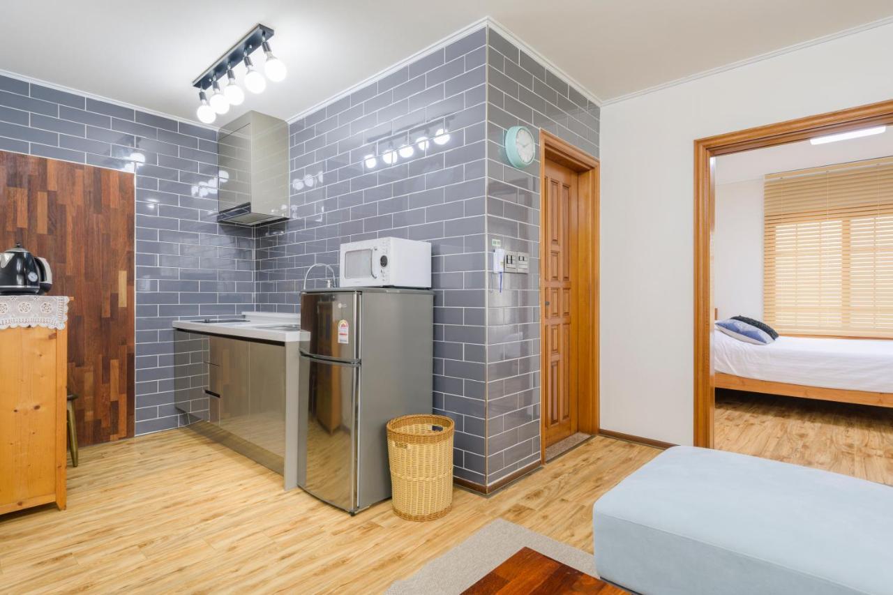 Harry And Sodam Pension Jeju Exterior photo