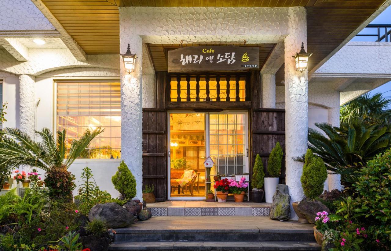 Harry And Sodam Pension Jeju Exterior photo