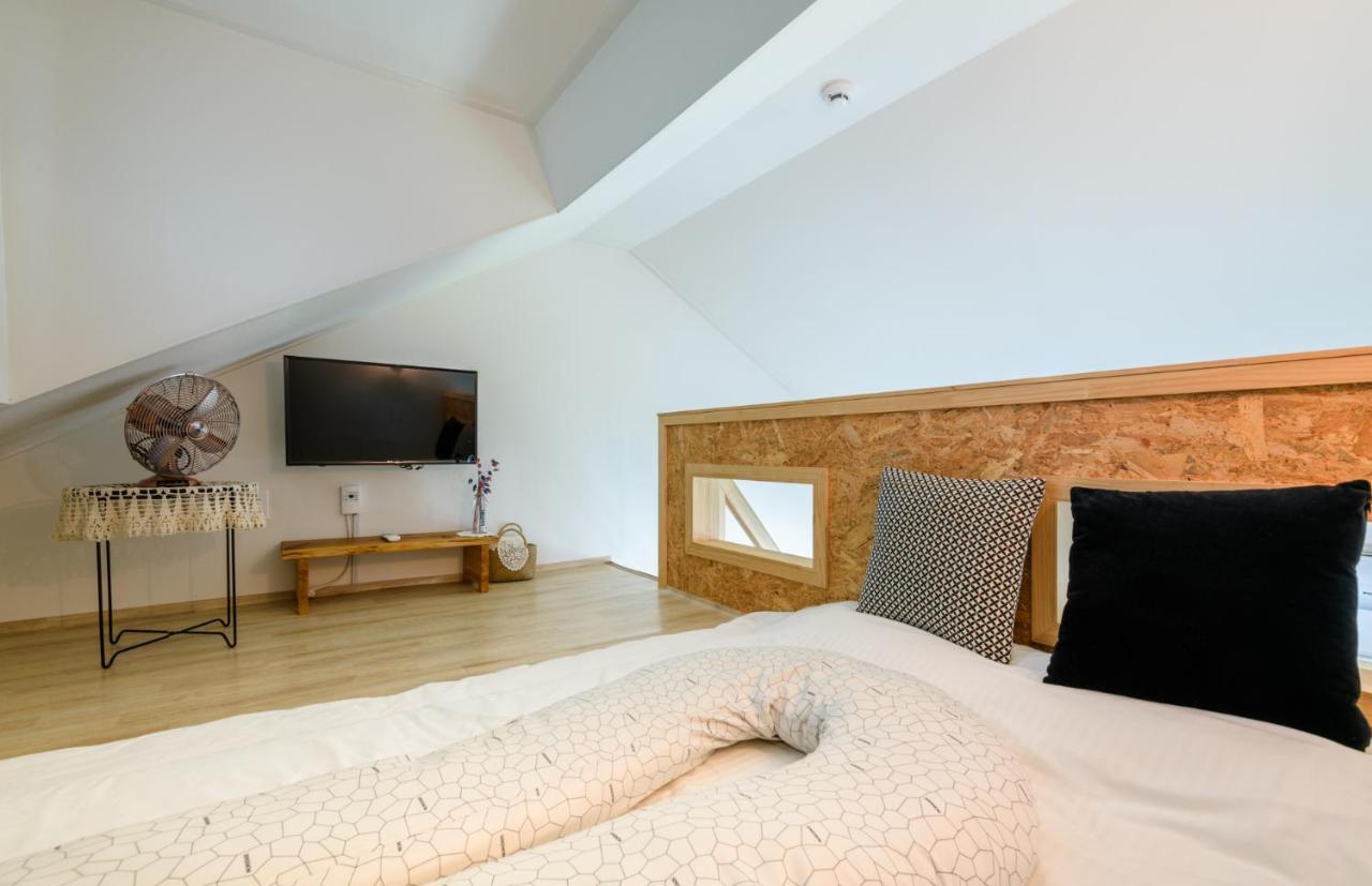 Harry And Sodam Pension Jeju Exterior photo